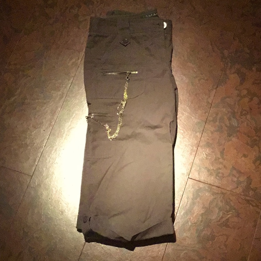 Green capris short pants